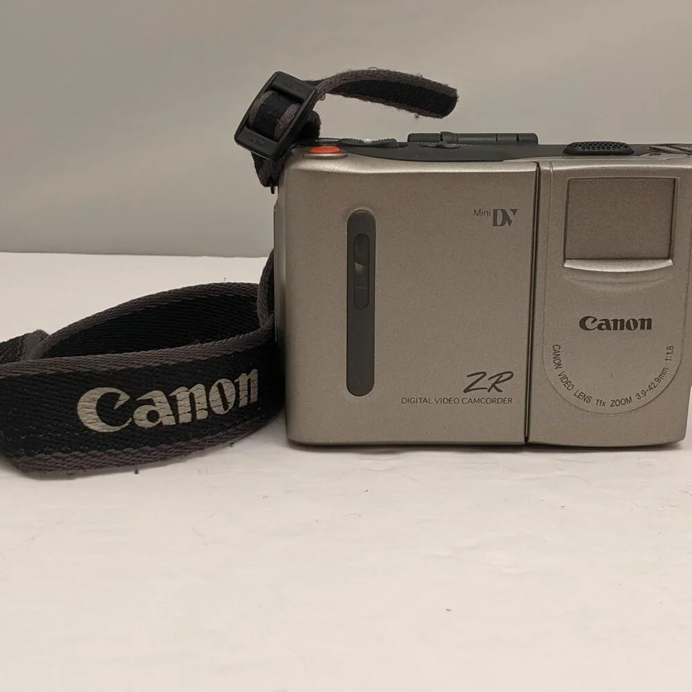 CANON ZR MiniDV Digital Video Camcorder Kit | NTSC | ZR KIT [ ** PARTIAL ** ]